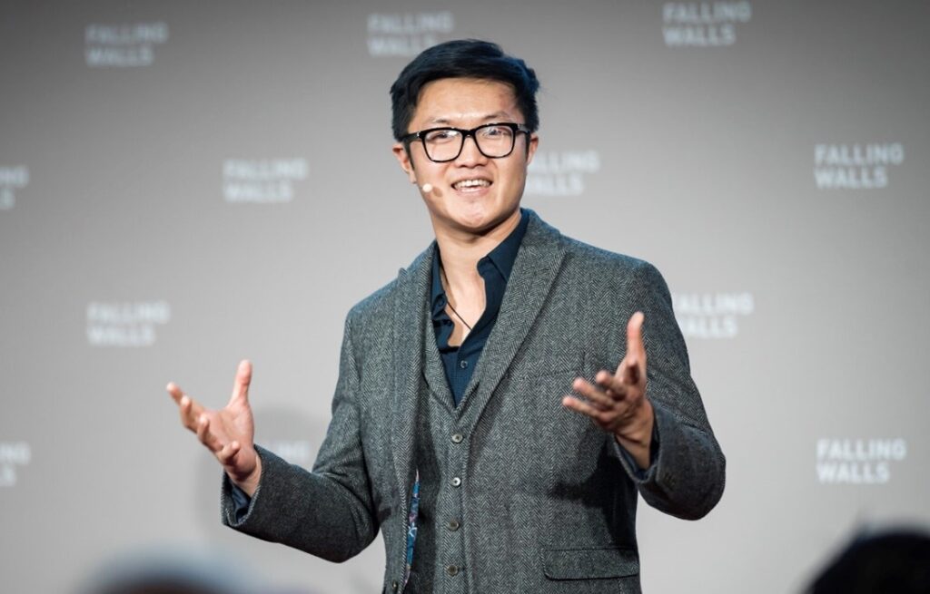 Lewis Hou