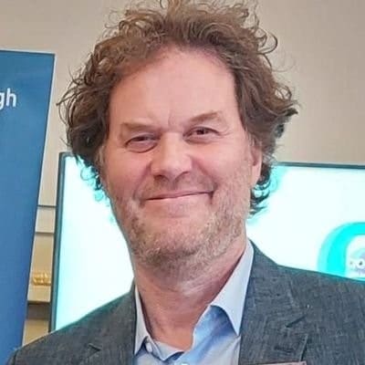 Dr Timothy Hall